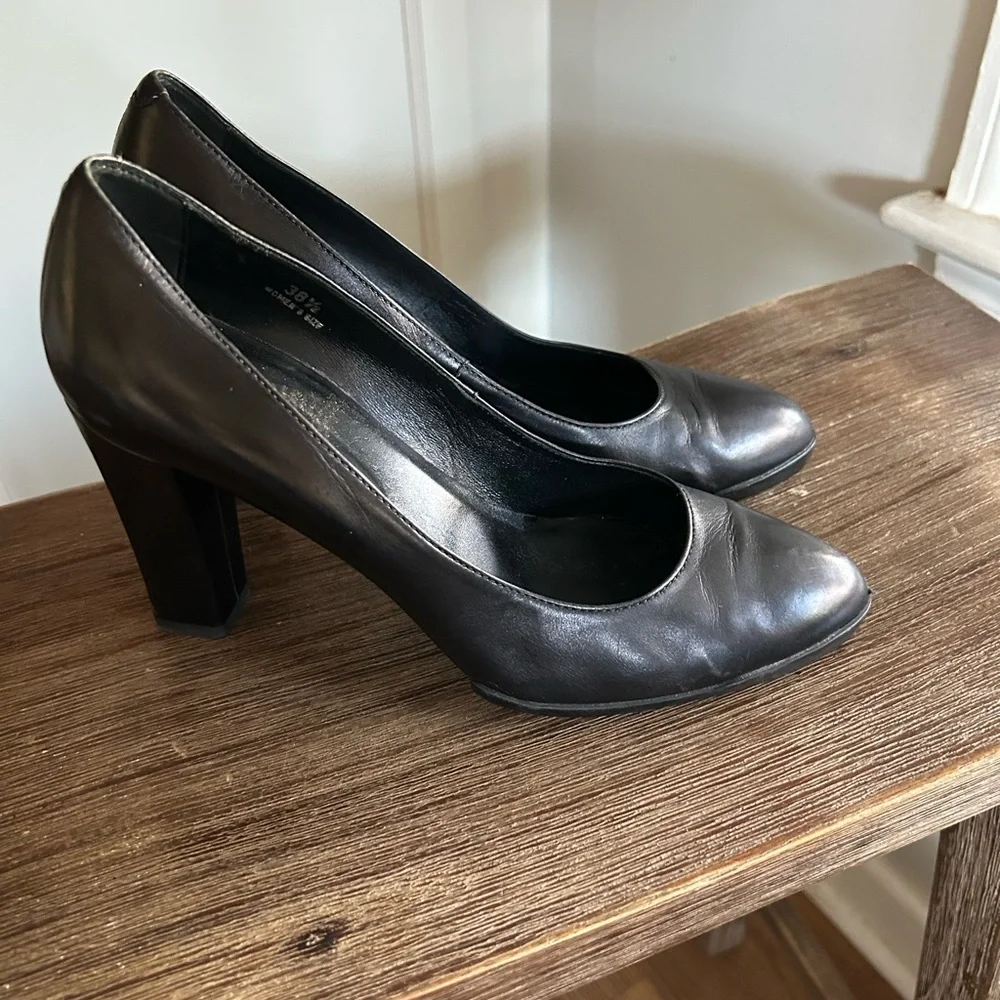 Tod's Womens Classic Leather Pumps 8.5 excellent